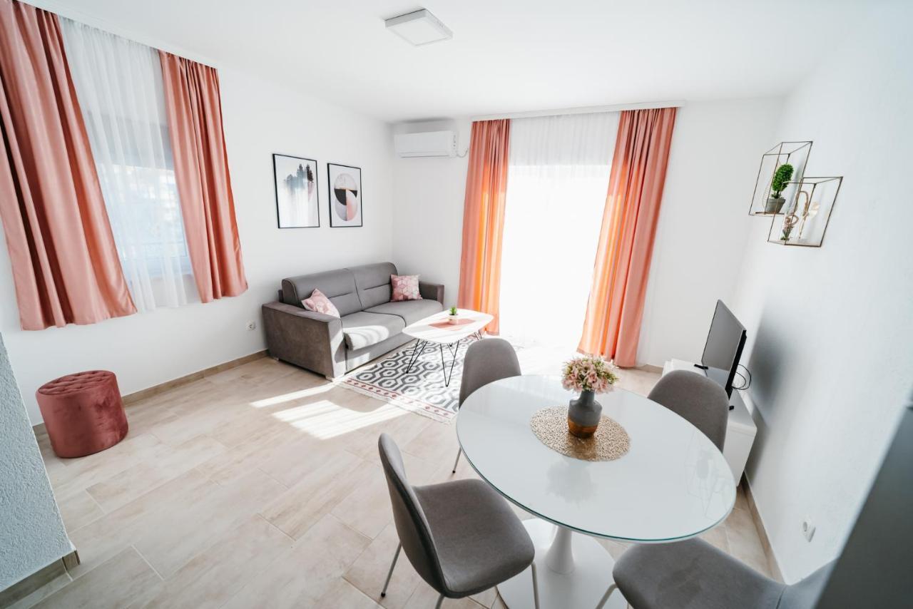 Apartmani Komarna Exterior foto