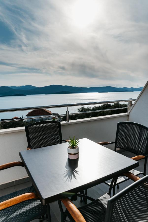 Apartmani Komarna Exterior foto